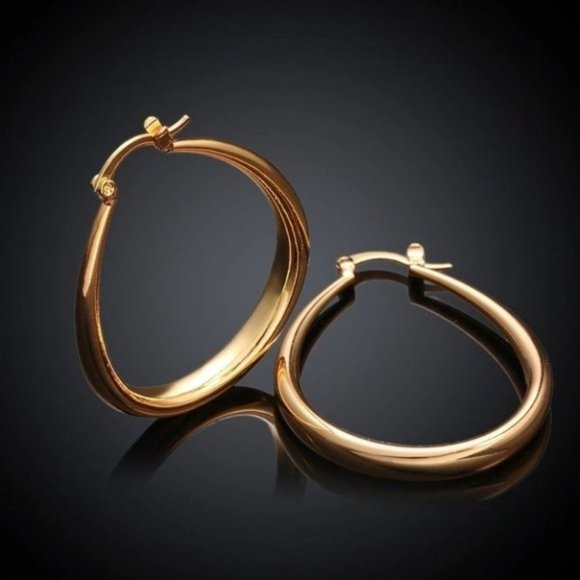 **18K Yellow Gold 1.5'' Oval Hoop Earrings - Picture 1 of 11